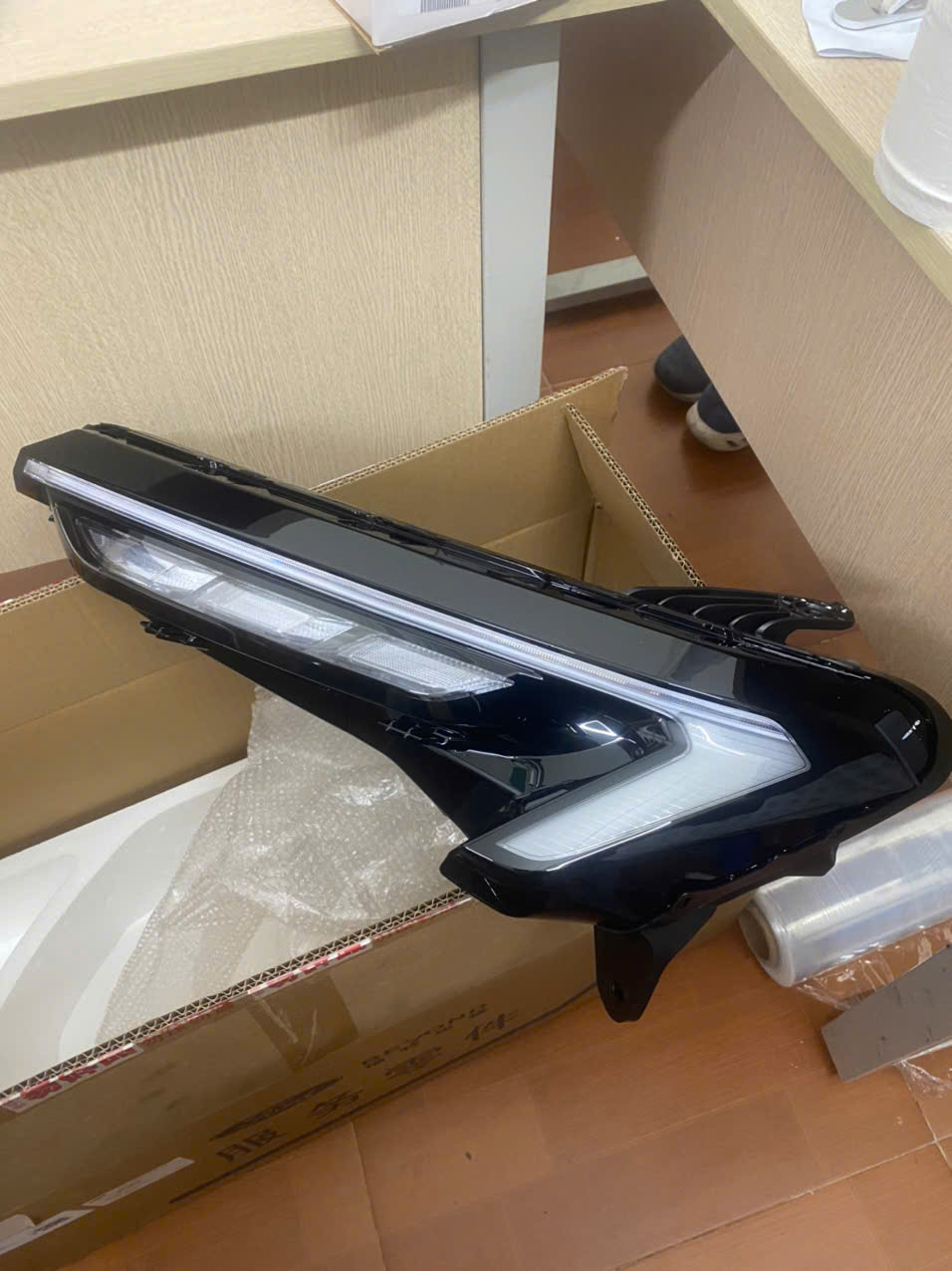 Đèn xinh nhan bên lái Ford Territory NS113412AJ AE AF AG AH