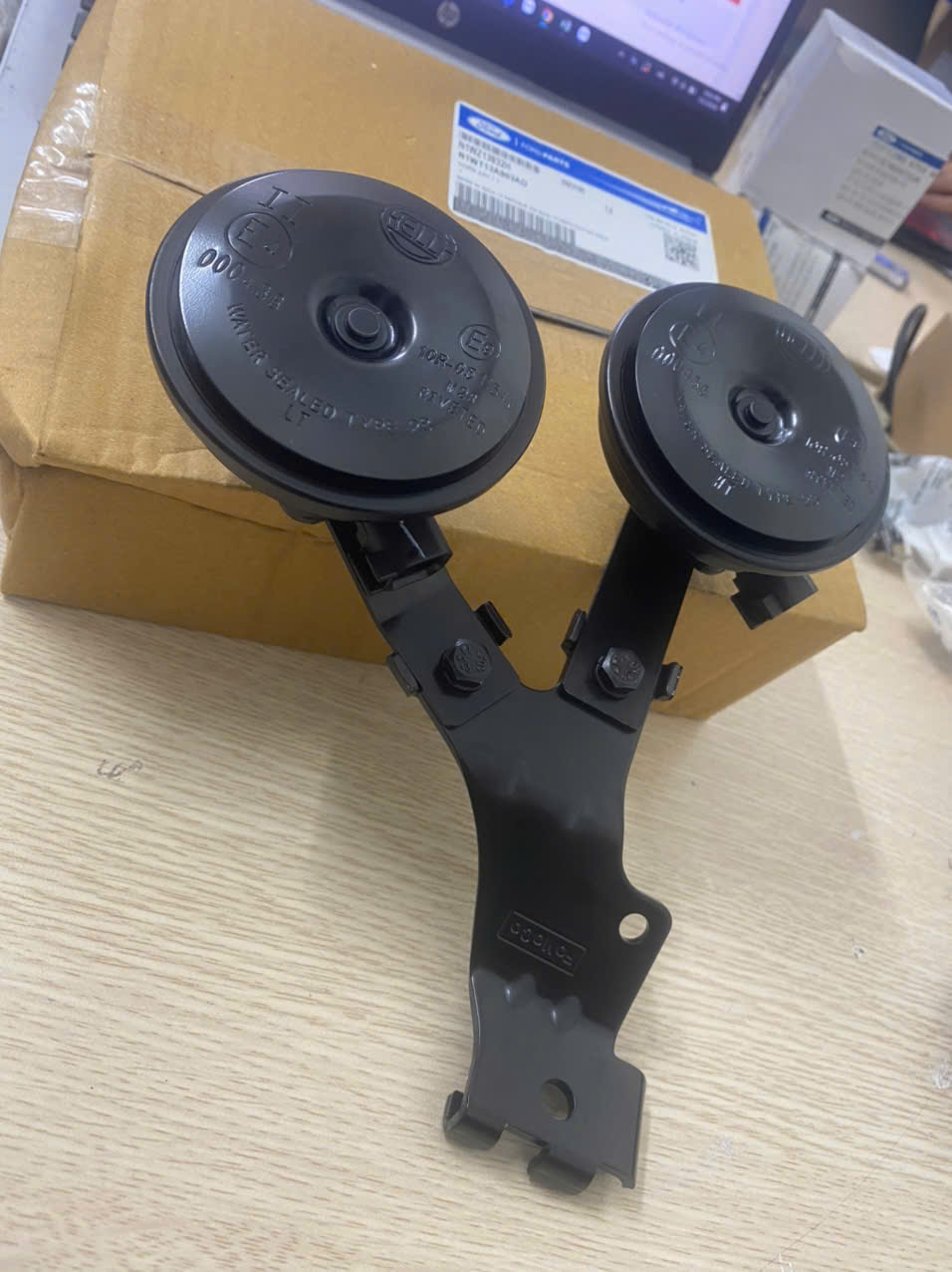 Đôi còi Ford Ranger 2023 24 25 26 27 N1WZ13832H E G