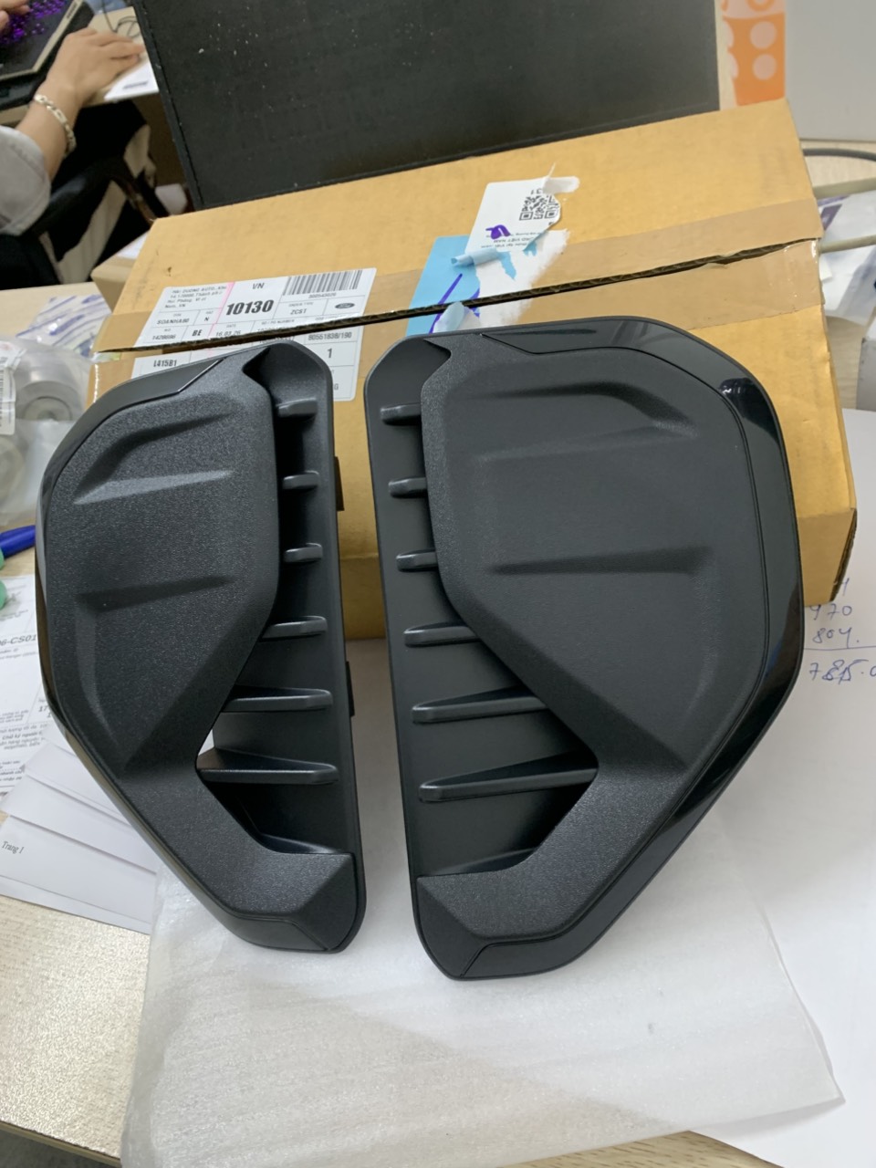 Ốp mang cá Ford Everest 2026 5 4 3 2 N1WZ9920000V 6320001U