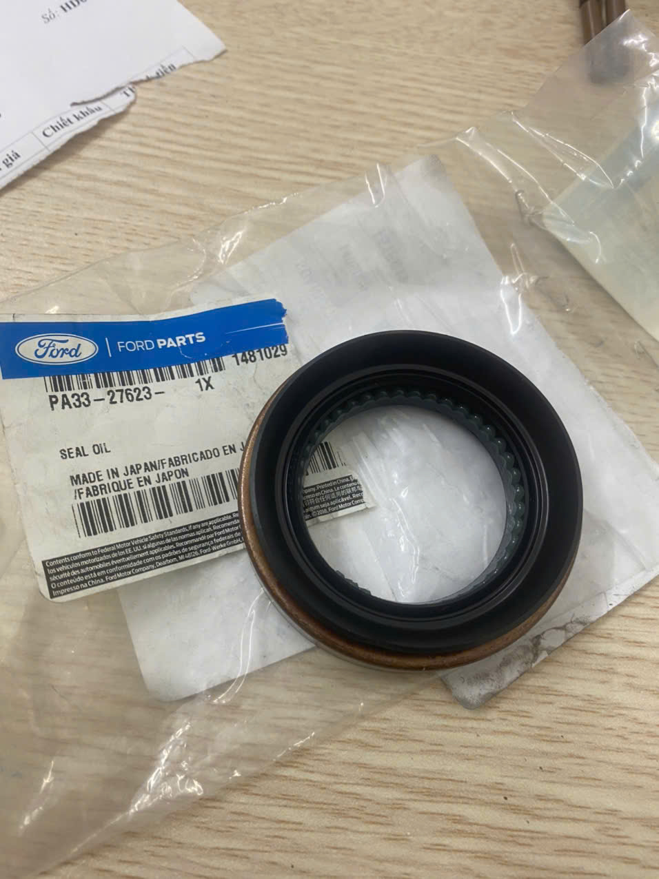 Phớt láp trước phải Ford Ranger 2008 09 2010 11 PA3327623