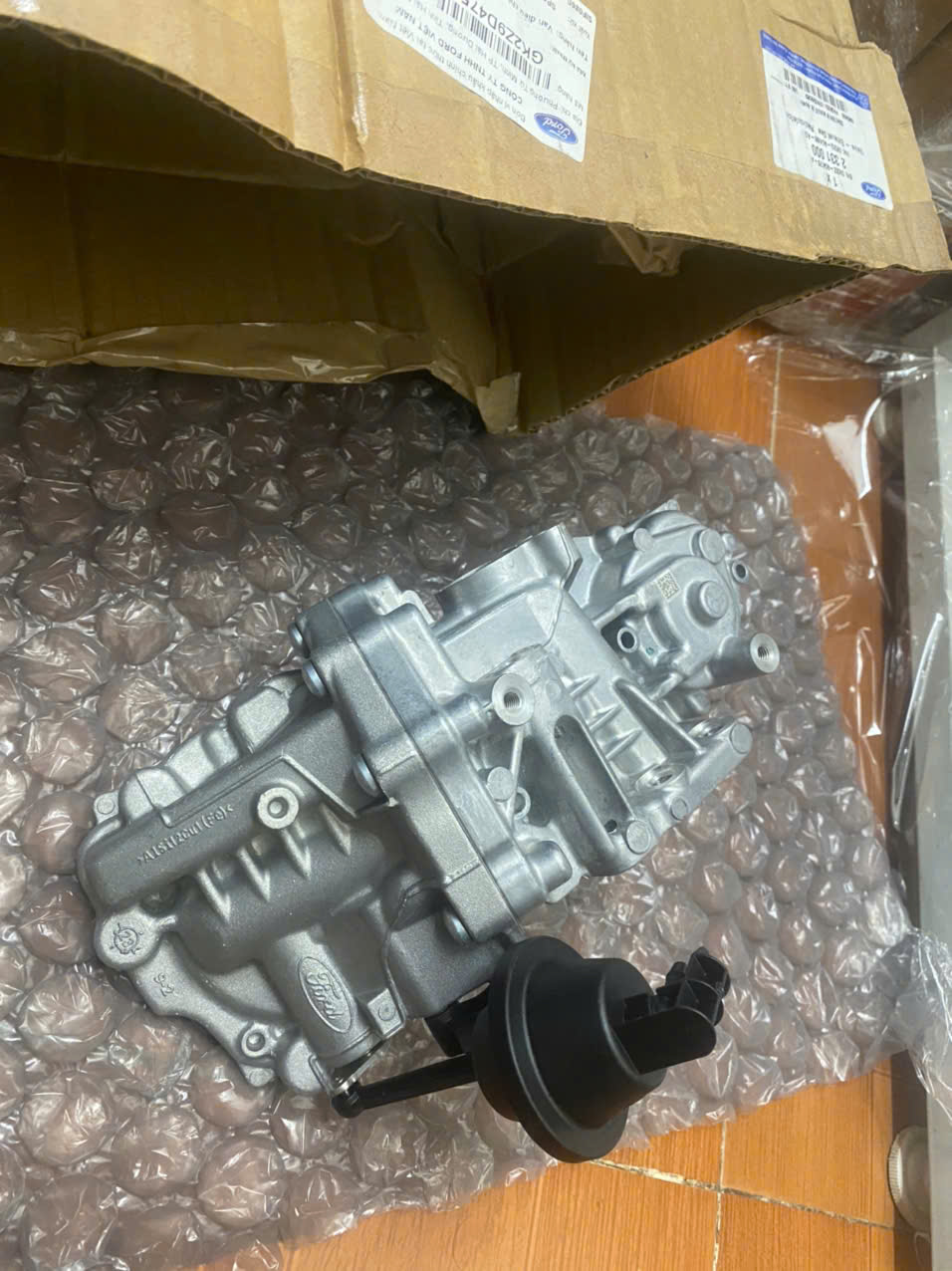 Van ERG van tuần hoàn khí xả Ford Ranger 2.0 GK2Z9D475A