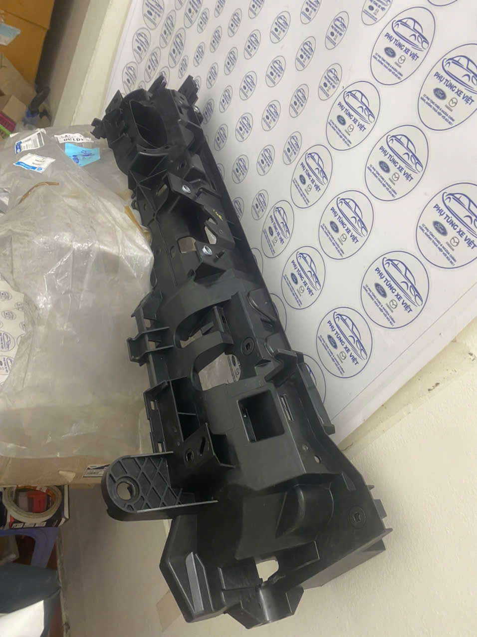 Xương đỡ giàn nóng két nước Ford EcoSport CN1516E146AK