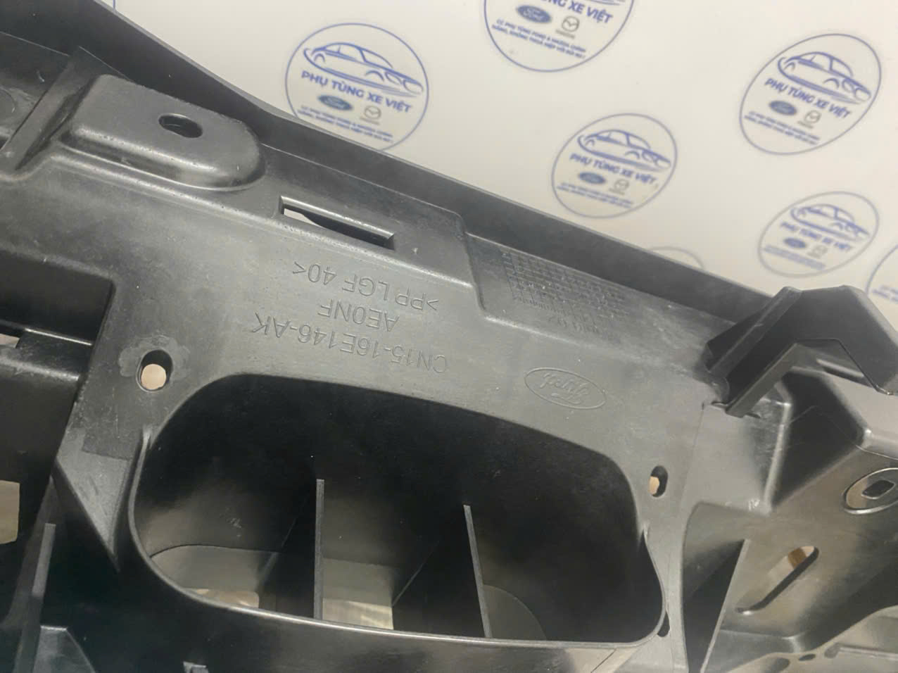 Xương đỡ giàn nóng két nước Ford EcoSport CN1516E146AK