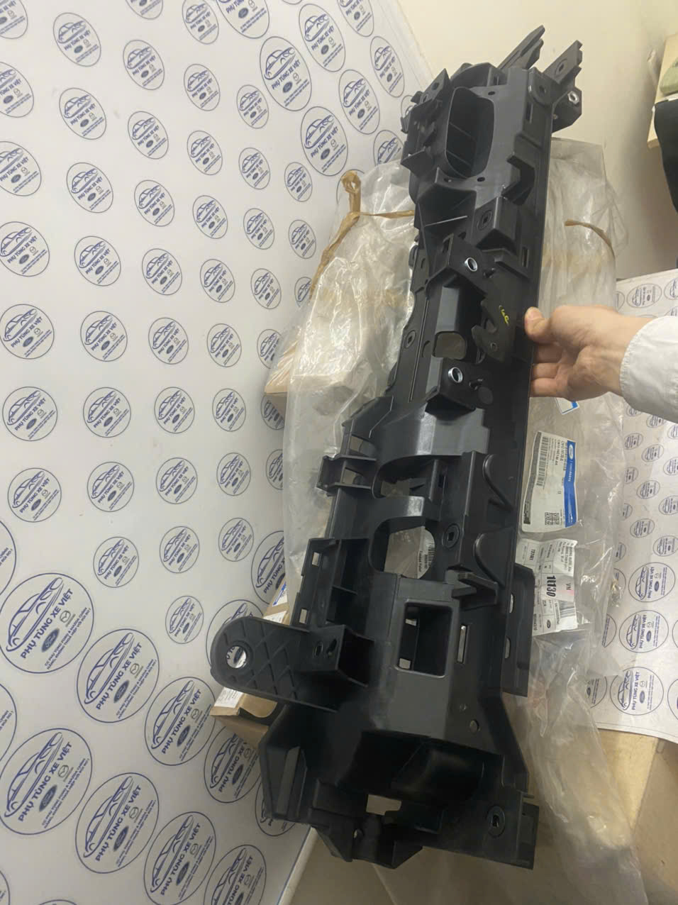 Xương đỡ giàn nóng két nước Ford EcoSport CN1516E146AK