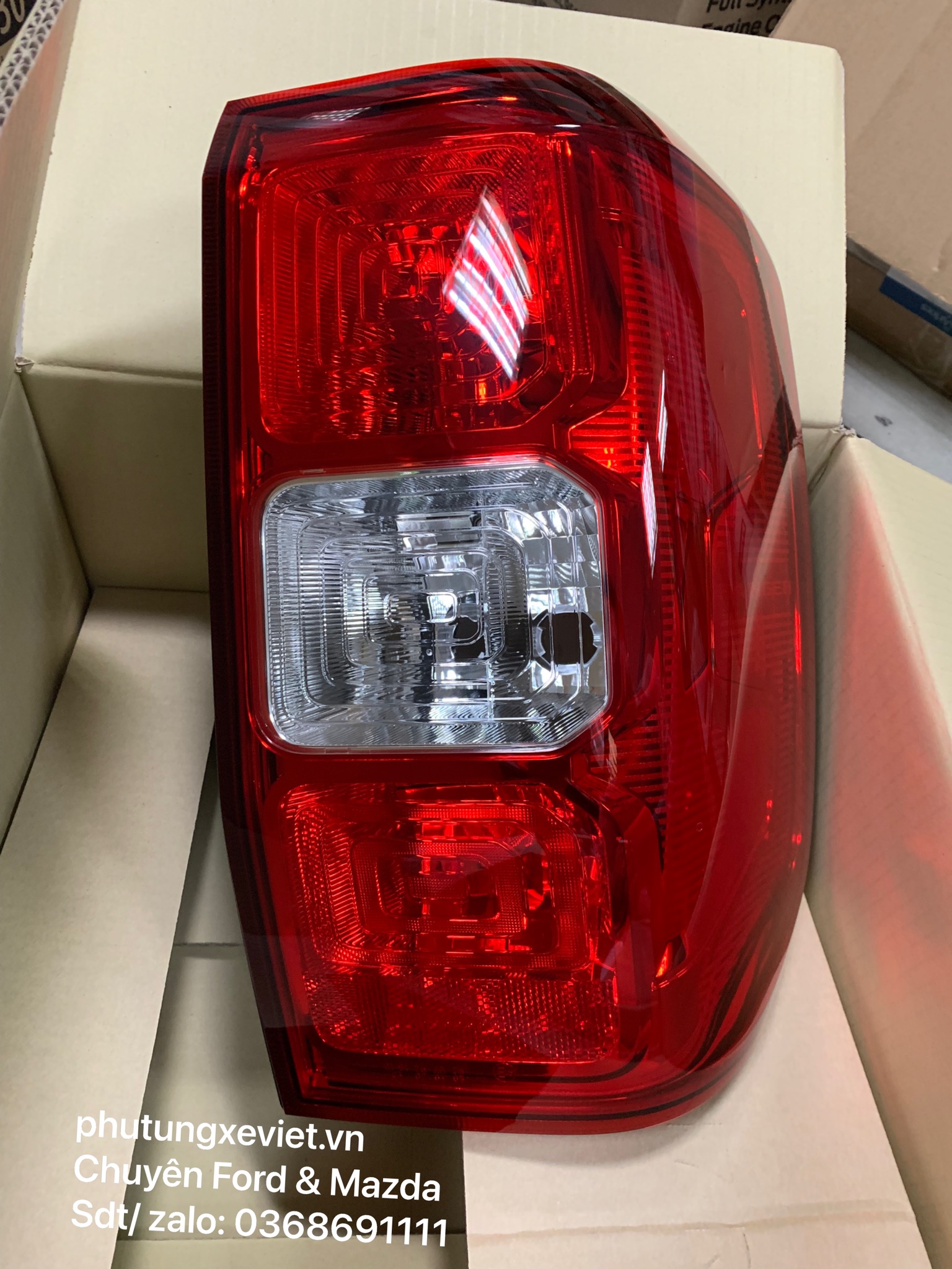 Vỏ đèn hậu Ford Ranger XLS 2022 N1WZ13404G N1WZ13405G4