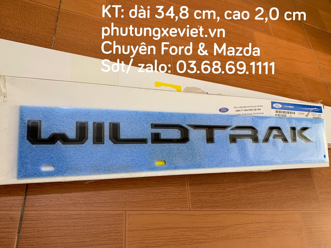 Chữ Wildtrak dán cửa trước Everest 2023 N1WZ16228E N1WZ16228F3
