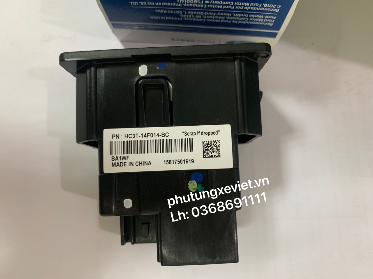 Cổng USB xe Ranger / Everest / HC3T-14F014-BC / HC3T14F014BC3