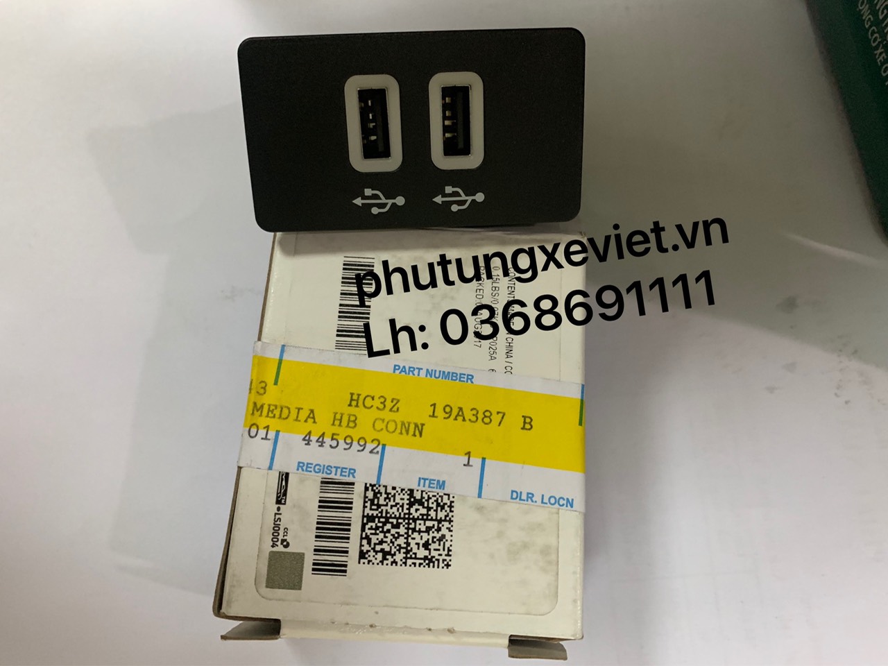 Cổng USB xe Ranger / Everest / HC3T-14F014-BC / HC3T14F014BC2