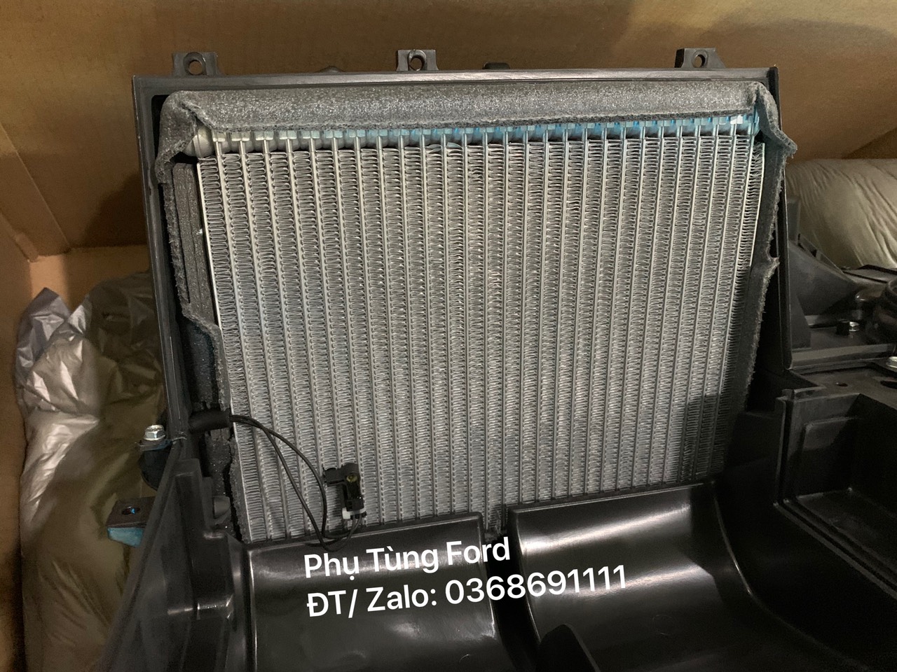Giàn lạnh điều hòa Ford Explorer – DG1Z19850D-DG1Z19850C-B2