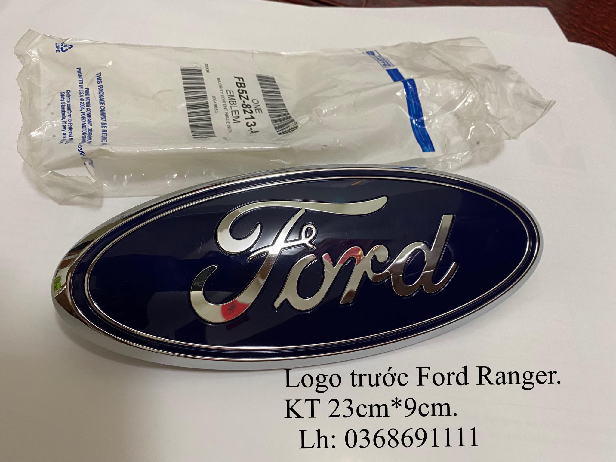 Logo trước Ford Ranger (2017, 2018, 2019, 2020, 2021) / FB5Z8213A2