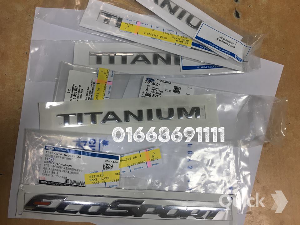 Chữ TITANIUM trên nắp cốp xe Fiesta – CA3Z9942528A / 7M5142528DE2